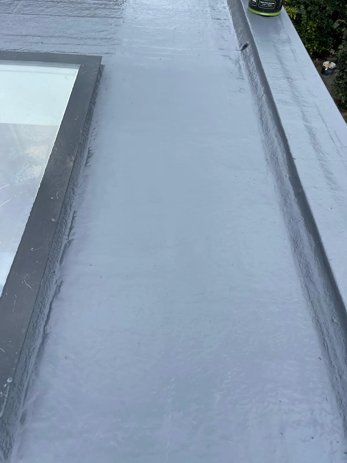 Flat roof surface
